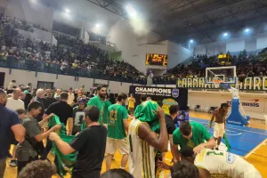 ΠΡΩΤΑΘΛΗΤΡΙΑ η Πετρολίνα ΑΕΚ! (φώτος)