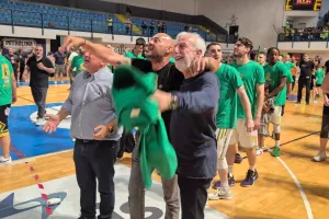 ΠΡΩΤΑΘΛΗΤΡΙΑ η Πετρολίνα ΑΕΚ! (φώτος)