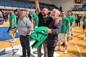 ΠΡΩΤΑΘΛΗΤΡΙΑ η Πετρολίνα ΑΕΚ! (φώτος)