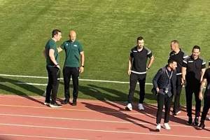 Γήπεδο... η διαιτητική ομάδα του ντέρμπι (Φώτος)