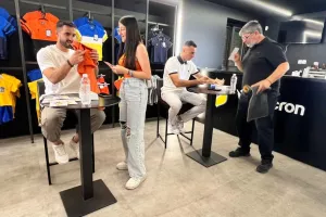 OrangeShop/ Μαζεύτηκε κόσμος... για Λαΐφη και Ντράζιτς (Φώτος)