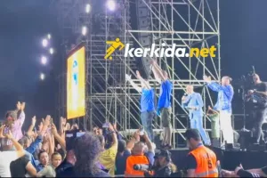 (Βίντεο Kerkida) Στο ρυθμό... ο Λομάκιν και "Πάφος, Πάφος"!