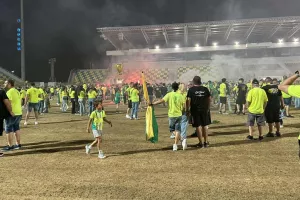 Μαζεύτηκαν οι ΑΕΚτζήδες - Αποθέωσαν την αποστολή! (Φώτος/Βίντεο Kerkida)