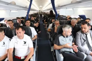 ΟΦΗ: “Κύπελλο στη μεγαλόνησο”, οι φίλοι των Κρητικών τραγουδούσαν συνθήματα στο αεροπλάνο