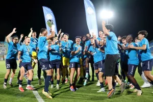 (Βίντεο/Φώτος Kerkida) Η απονομή... στην νταμπλούχο Πάφο Κ19