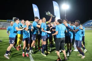 (Βίντεο/Φώτος Kerkida) Η απονομή... στην νταμπλούχο Πάφο Κ19