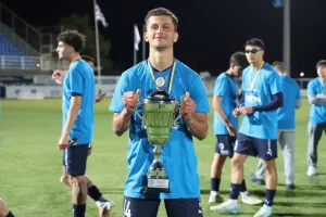 (Βίντεο/Φώτος Kerkida) Η απονομή... στην νταμπλούχο Πάφο Κ19