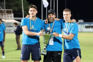 (Βίντεο/Φώτος Kerkida) Η απονομή... στην νταμπλούχο Πάφο Κ19