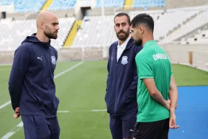 Πηγαδάκι με… γαλάζιο φόντο 