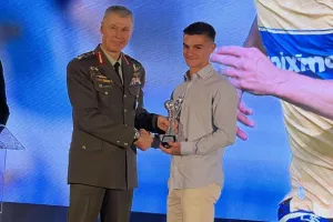 Τα βλαστάρια του, βραβεύονται και "φωνάζουν"