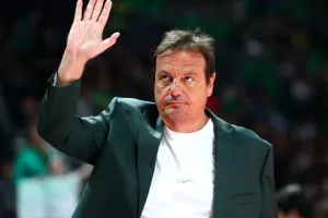 Αταμάν: «Ο Σαρπ είναι στα αποδυτήρια, μιλάει με τους παίκτες και έχει το... feeling»