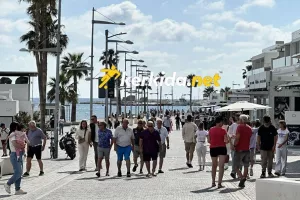 (ΦΩΤΟΣ) Λιμανάκι Πάφου πριν τη... σέντρα!