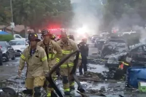 Αεροπλάνο συνετρίβη σε γειτονιά του Σαν Ντιέγκο - Πληροφορίες για πολλούς νεκρούς