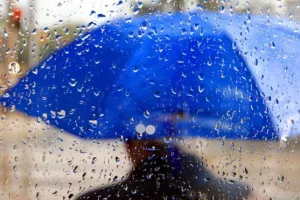 Έρχεται αισθητή πτώση θερμοκρασίας με τοπικές βροχές/καταιγίδες