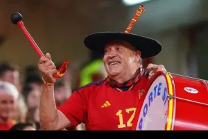 Θλίψη στην Ισπανία, πέθανε ο Μανόλο ο «τυμπανιστής»