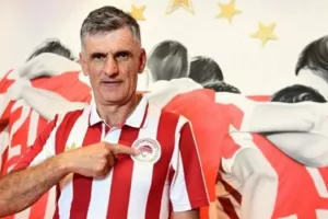 Με την επετειακή φανέλα του Ολυμπιακού ο Μεντιλίμπαρ