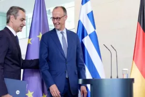 Βερολίνο: Βραβεύτηκε ο Μητσοτάκης για την πορεία της ελληνικής Οικονομίας