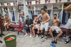 (ΒΙΝΤΕΟ Kerkida) ΠΑΝΗΓΥΡΙΑ στα αποδυτήρια της ΕΝΠ!