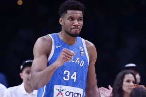 Αντετοκούνμπο σε Παπαπέτρου: “Σου εύχομαι τα καλύτερα σε αυτό το συναρπαστικό νέο κεφάλαιο”