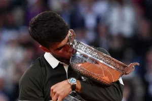 Roland Garros: ΕΠΟΣ πεντέμισι ωρών και το τρόπαιο στον Αλκαράθ (βίντεο)