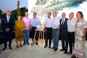 (Φώτος) Παρών στα εγκαίνια της ανάπλασης του παλιού ΓΣΠ 