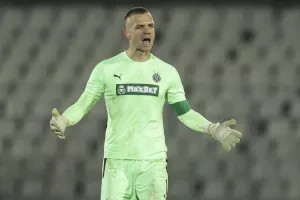 Προχωρημένες επαφές με "Γιόβα"