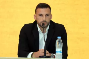 Τραμετσάνι: "Θέλω να είμαι εγώ αυτός που θα επαναφέρει την ΑΕΛ εκεί που της αξίζει" (φώτος)