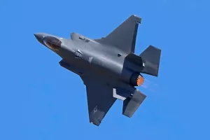 Η Βρετανία αποκτά F-35 που μπορούν να φέρουν πυρηνικά