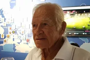 "Σήμερα το κυπριακό ποδόσφαιρο σκύβει το κεφάλι..."
