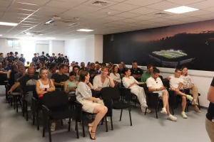 (Φώτος) Παρουσίαση προς τους γονείς και το τεχνικό επιτελείο