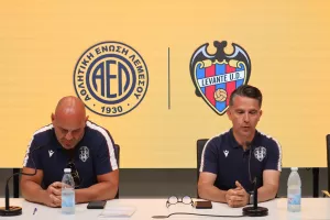 (Φώτος) Παρουσίαση προς τους γονείς και το τεχνικό επιτελείο
