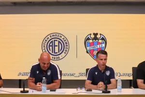 (Φώτος) Παρουσίαση προς τους γονείς και το τεχνικό επιτελείο