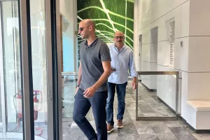 ΦΩΤΟΣ/H αναχώρηση των παραγόντων...