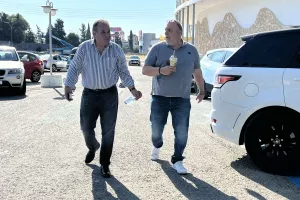 Πηγαδάκια πριν τη... σέντρα