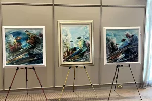 (ΦΩΤΟΣ) Δωρίζει τους πίνακες του για να στηριχθεί η Ανόρθωση 