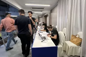 Πηγαδάκια πριν τη... σέντρα