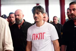 Έφτασε με ισχυρή συνοδεία στο ΣΕΦ ο Δημήτρης Γιαννακόπουλος