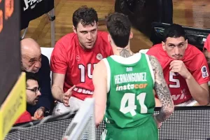 Όμορφο στιγμιότυπο στο ΣΕΦ με Χουάντσο και Βεζένκοφ