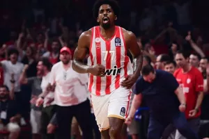 Άλλαξε γνώμη ο ΜακΚίσικ: Δεν αποσύρεται!