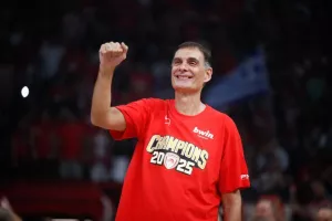 Μπαρτζώκας: «Σκέφτηκα ότι ίσως δεν πρέπει να συνεχίσω στον Ολυμπιακό»
