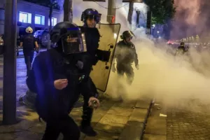 Νεκρός 17χρονος οπαδός από μαχαιριά κατά τη διάρκεια των πανηγυρισμών