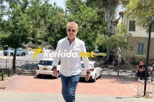 Ήταν...σύντομη η συνάντηση στο Υπουργείο Οικονομικών (Φώτος Kerkida)