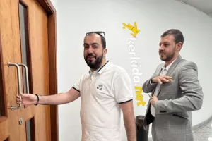 Ήταν...σύντομη η συνάντηση στο Υπουργείο Οικονομικών (Φώτος Kerkida)