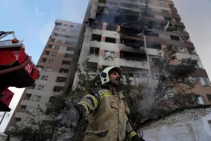 Προειδοποιεί ΗΠΑ, Βρετανία και Γαλλία να μην παρέμβουν στον τερματισμό των επιθέσεων