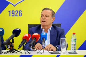 "Τρεις προτάσεις, ίσως Σερβία... θα δούμε"