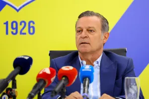 Με διαφάνεια... 
