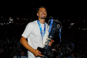 "Οικονομικά είναι υπέροχα και από αθλητικής άποψης είμαι πολύ χαρούμενος"