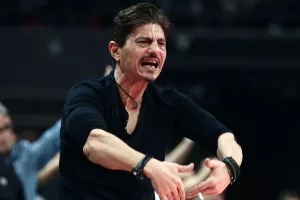 Γιαννακόπουλος: “Κανείς δεν έχει το δικαίωμα να μου ζητάει να κάτσω στο ίδιο τραπέζι με αυτούς... ”