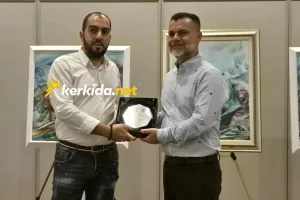 Τιμητική πλακέτα σε Παύλο Παυλάκη