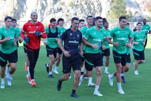 (Φώτος) Η πρώτη προπόνηση της Ομόνοιας